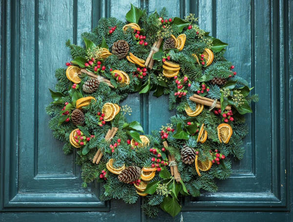 25 Beautiful DIY Christmas Wreaths To Make